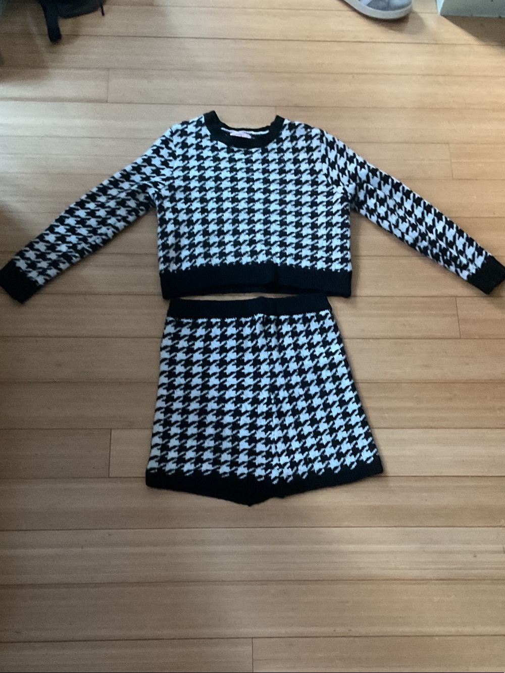Black & White Houndstooth Kids Pajama Set - Two-Piece Sleepwear